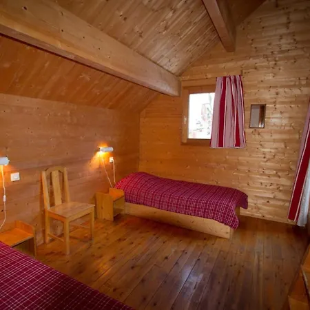 Le Baouba Hameau Des Chazals Hautes Alpes Névache